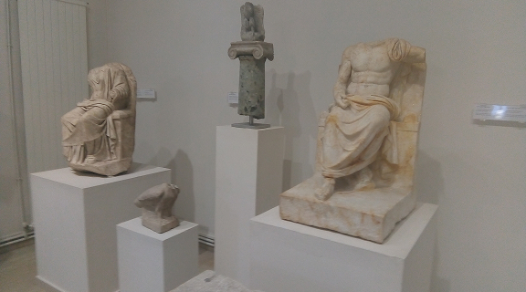 Johan Zoffany   Tribuna of the Uffizi   Google Art Project 4